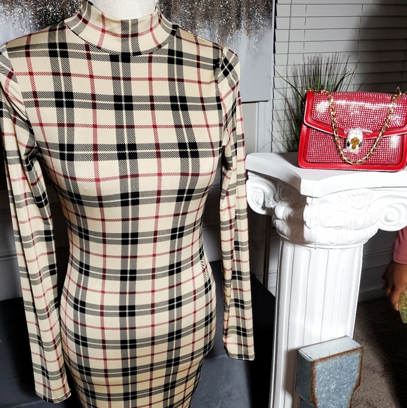 Dress - Picture 3 of 4